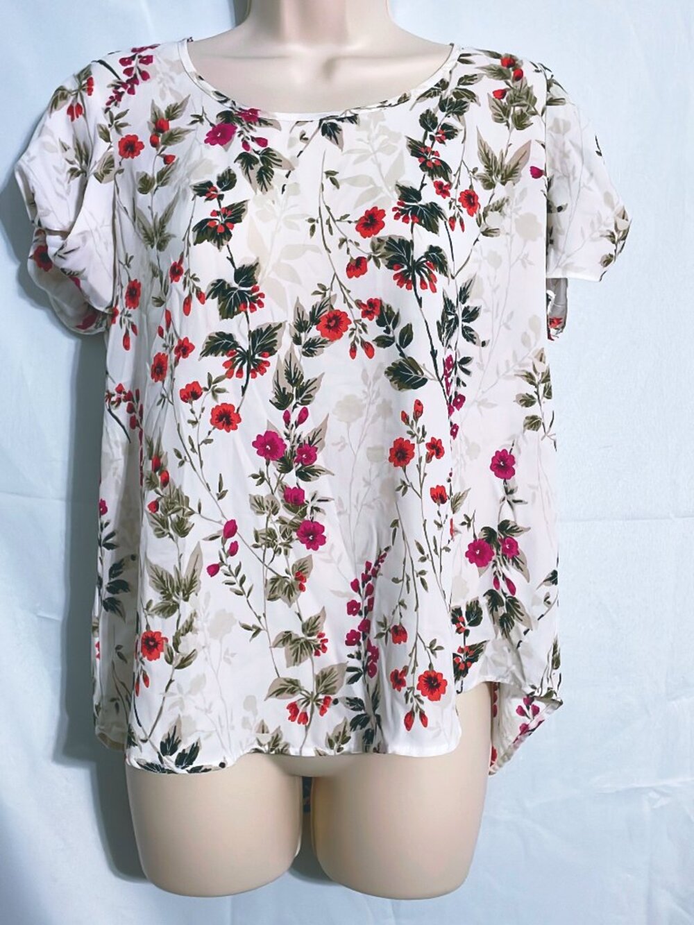 Lily White Cute Floral Top Size S